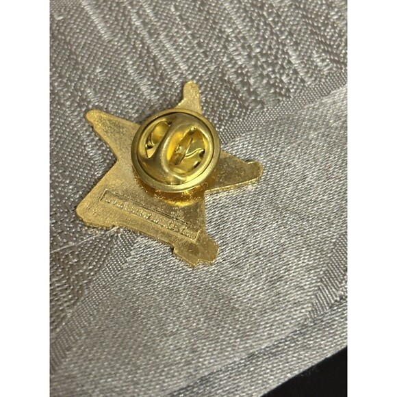 Stars Of Tomorrow High Gold Achievement Pin Honor Roll Lapel Pinback - Picture 8 of 10
